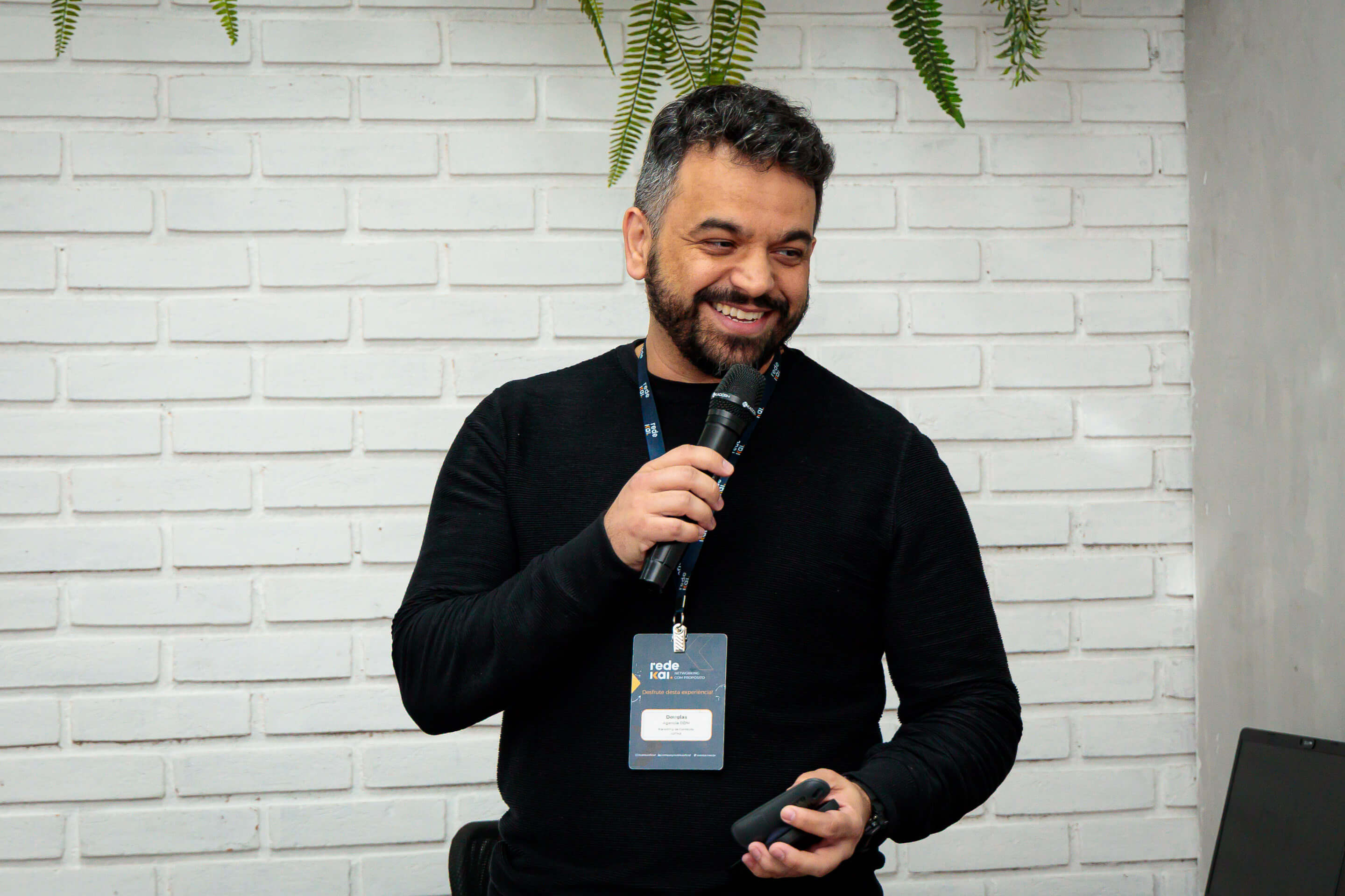 Douglas Oliveira em conferência de branding